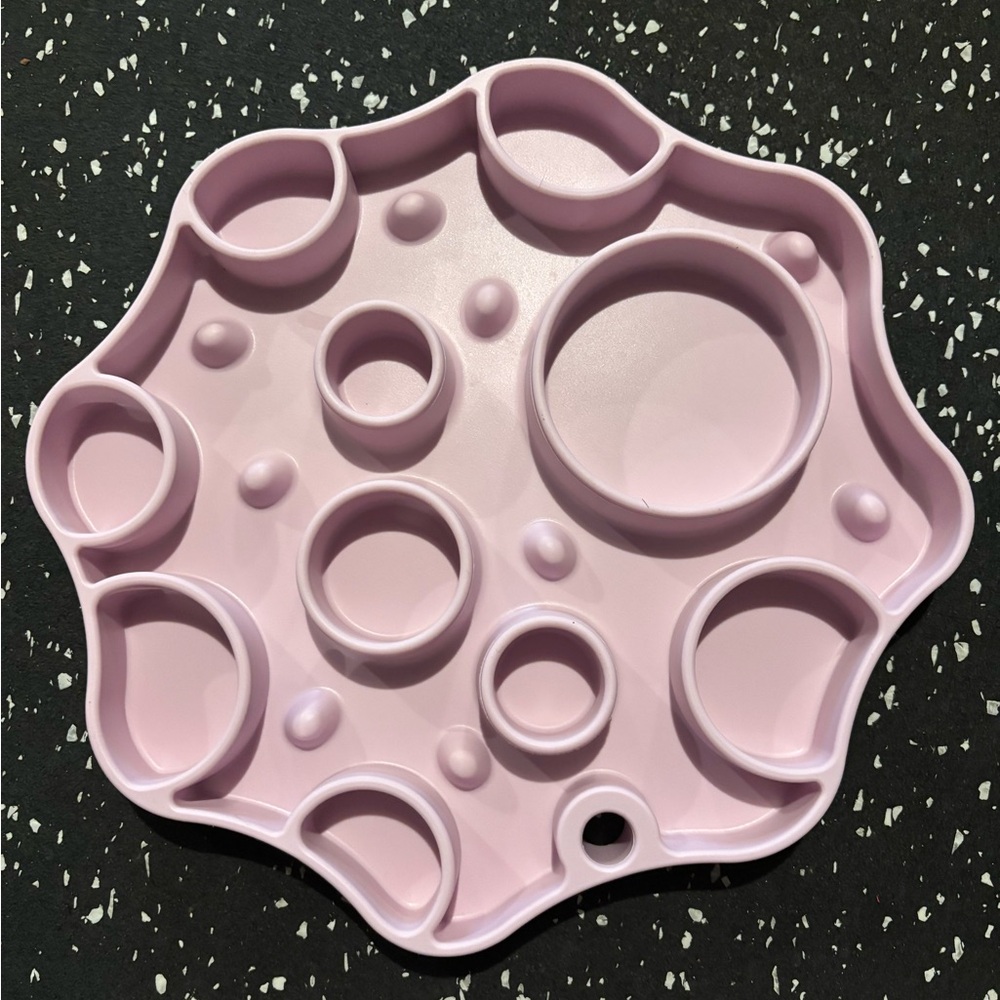 Lick mat/slow feeder bowl